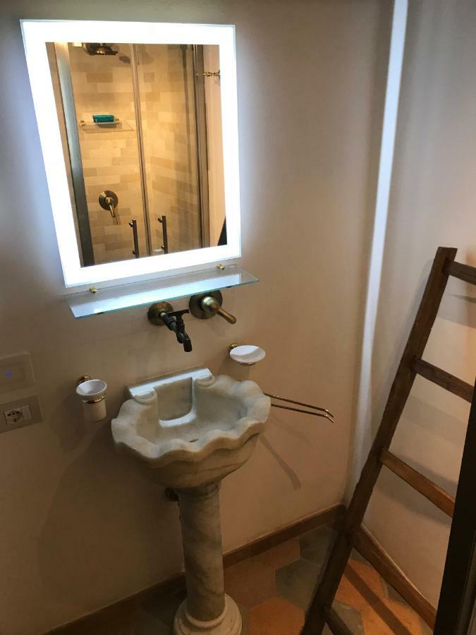 La Casa Dei Marmi Apartment Rome Bagian luar foto